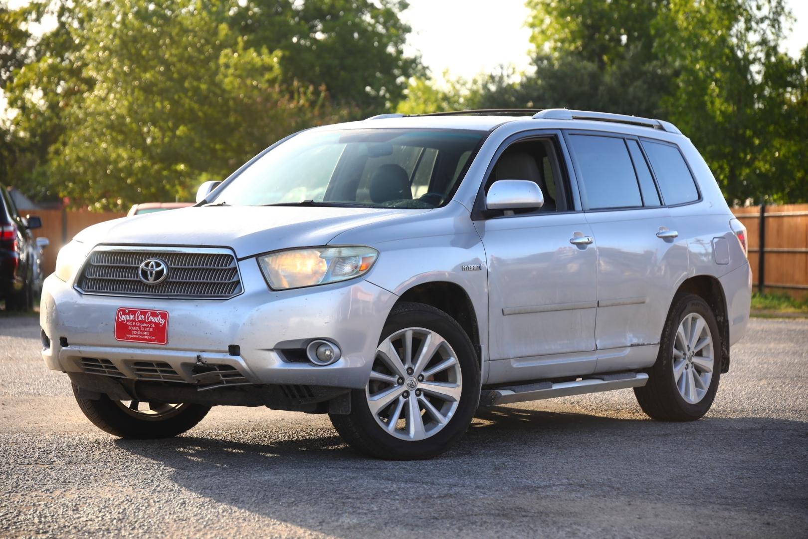 2008 SILVER TOYOTA HIGHLANDER HYBRID Limited 4WD (JTEEW44A582) with an 3.3L V6 DOHC 24V HYBRID engine, CVT transmission, located at 420 E. Kingsbury St., Seguin, TX, 78155, (830) 401-0495, 29.581060, -97.961647 - Photo#1