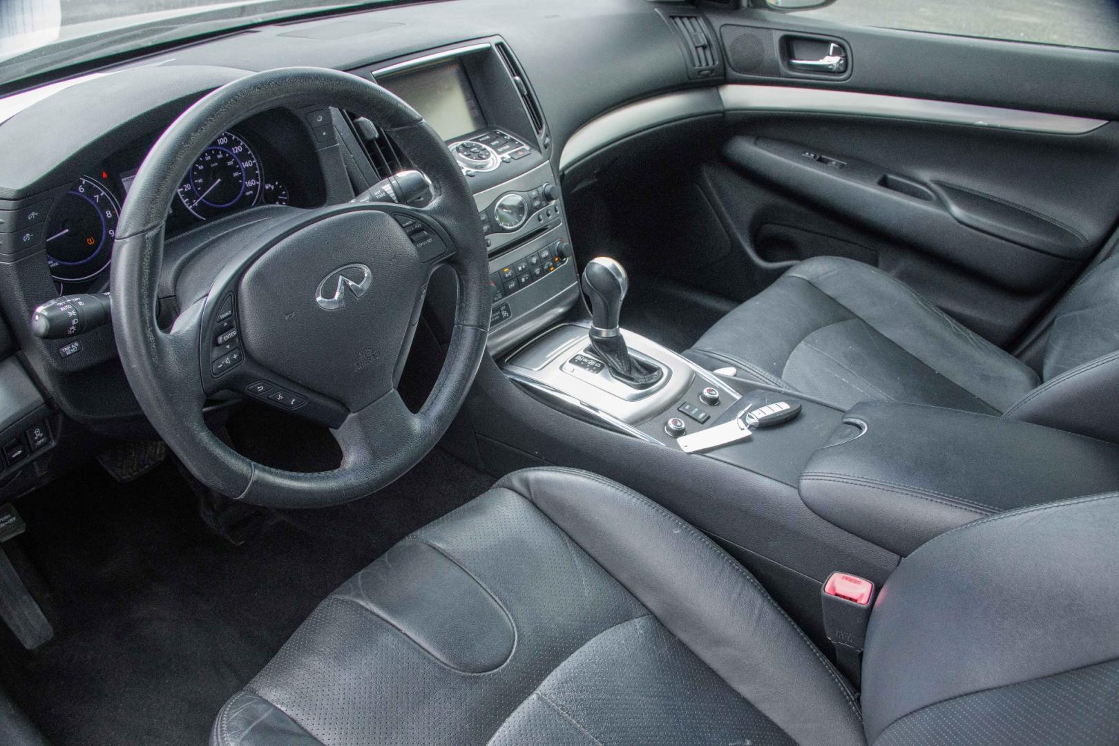 2013 GRAY INFINITI G SEDAN 37x AWD (JN1CV6AR8DM) with an 3.7L V6 DOHC 24V engine, 5-SPEED AUTOMATIC transmission, located at 420 E. Kingsbury St., Seguin, TX, 78155, (830) 401-0495, 29.581060, -97.961647 - Photo#6