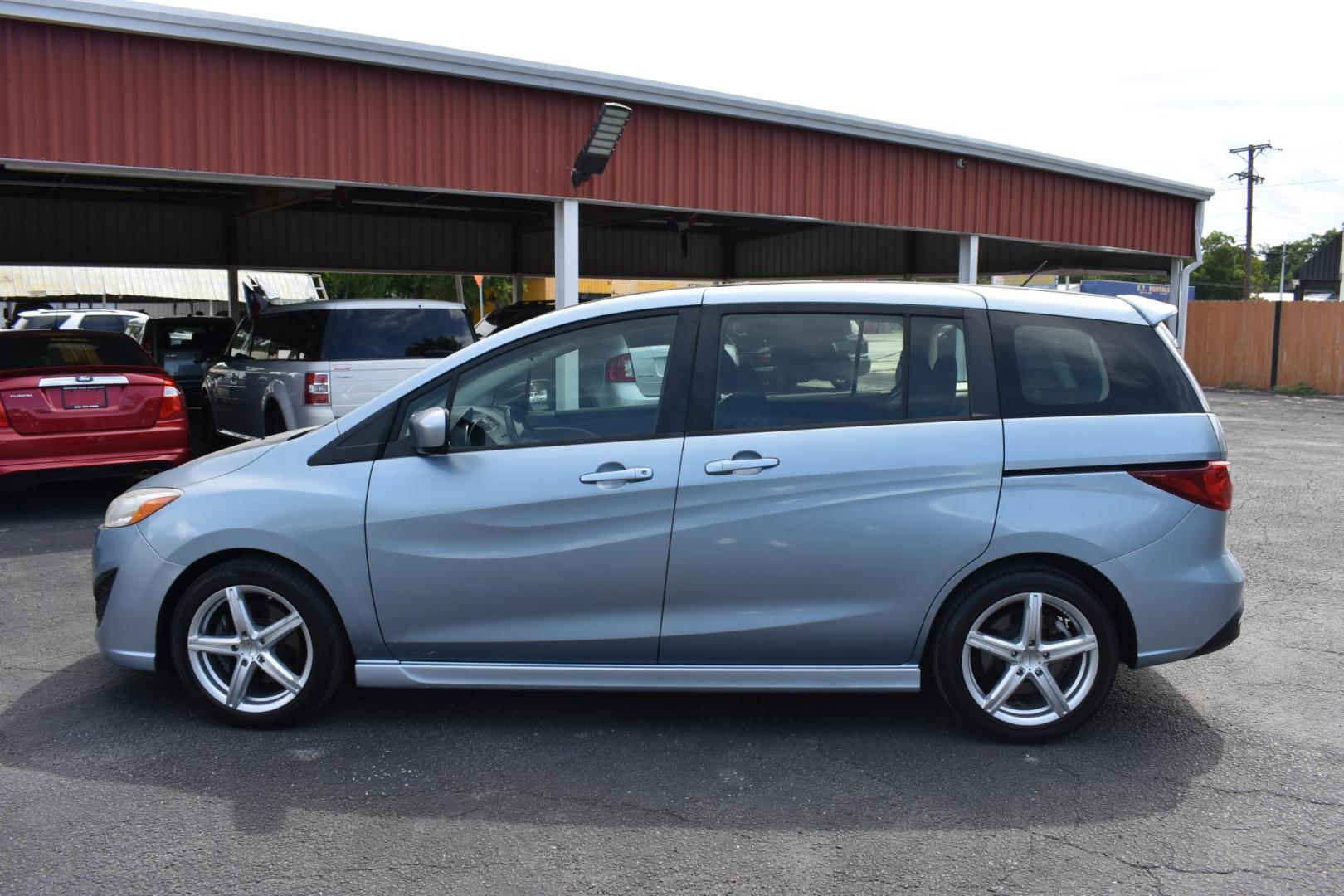 2012 BLUE /Black MAZDA 5 Touring (JM1CW2CL5C0) with an 2.5 L 4 Cylinder engine, 5 speed Auto transmission, located at 420 E. Kingsbury St., Seguin, TX, 78155, (830) 401-0495, 29.581060, -97.961647 - Photo#3