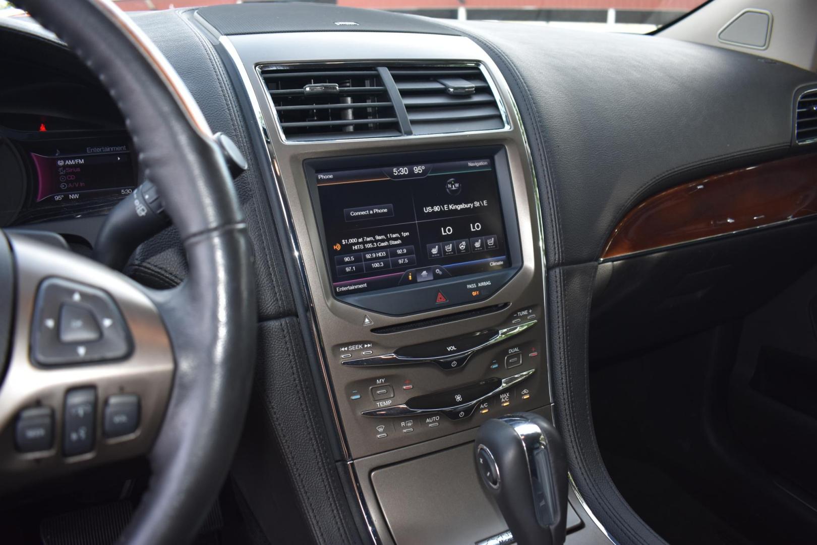 2012 BLACK /BLACK LINCOLN MKX FWD (2LMDJ6JK5CB) with an 3.7L 6 CYLINDER engine, 6 SPEED AUTO transmission, located at 420 E. Kingsbury St., Seguin, TX, 78155, (830) 401-0495, 29.581060, -97.961647 - Photo#3