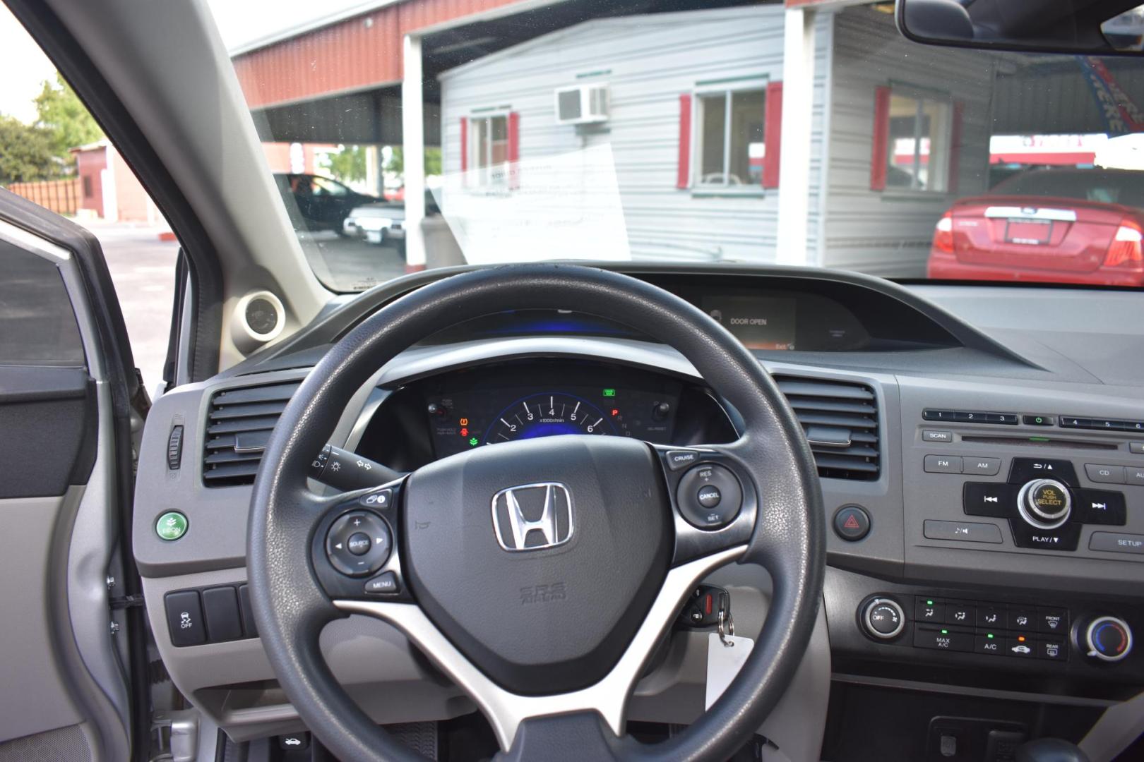 2012 /BLACK HONDA CIVIC EX Coupe 5-Speed AT (2HGFG3B58CH) with an 2.3L L4 SOHC 16V engine, 5-Speed Automatic transmission, located at 420 E. Kingsbury St., Seguin, TX, 78155, (830) 401-0495, 29.581060, -97.961647 - Photo#4