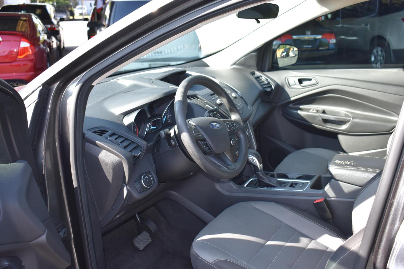 2018 Ford Escape S FWD (1FMCU0F77JU) with an 2.5L L4 DOHC 16V engine, 6A transmission, located at 420 E. Kingsbury St., Seguin, TX, 78155, (830) 401-0495, 29.581060, -97.961647 - Photo#5