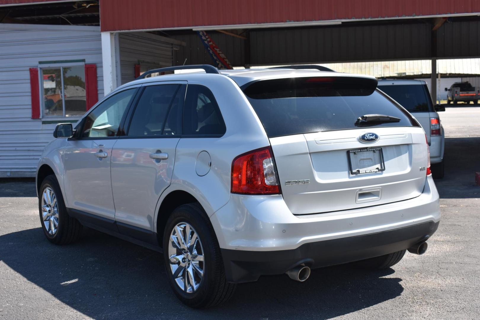 2013 Ford Edge SEL FWD (2FMDK3JCXDB) with an 3.5L V6 DOHC 24V engine, 6-Speed Automatic transmission, located at 420 E. Kingsbury St., Seguin, TX, 78155, (830) 401-0495, 29.581060, -97.961647 - Photo#2