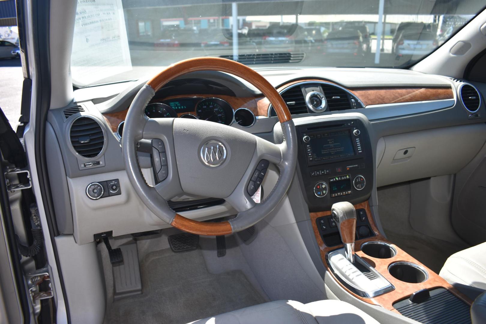 2012 SILVER Buick Enclave Premium FWD (5GAKRDED8CJ) with an 3.6L V6 DOHC 24V engine, 6-Speed Automatic Overdrive transmission, located at 420 E. Kingsbury St., Seguin, TX, 78155, (830) 401-0495, 29.581060, -97.961647 - Photo#5