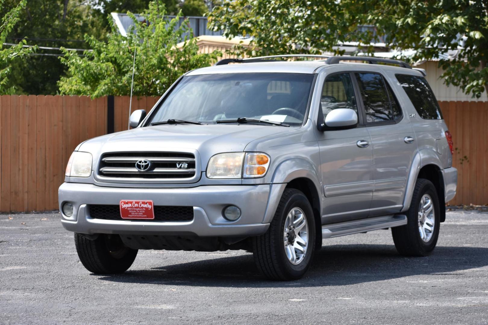 2004 GRAY Toyota Sequoia SR5 2WD (5TDZT34A44S) with an 4.7L V8 DOHC 32V engine, 4-Speed Automatic Overdrive transmission, located at 420 E. Kingsbury St., Seguin, TX, 78155, (830) 401-0495, 29.581060, -97.961647 - Photo#1