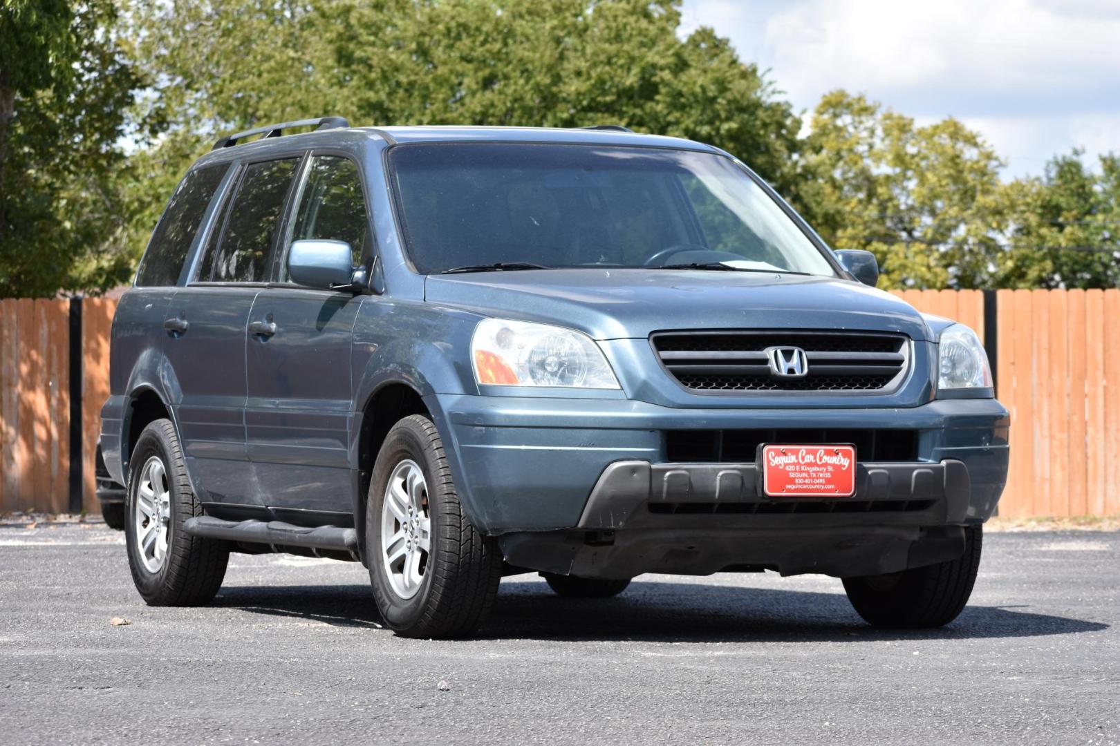 2005 BLUE Honda Pilot EX w/ Leather (5FNYF18595B) with an 3.5L V6 SOHC 24V engine, 5-Speed Automatic Overdrive transmission, located at 420 E. Kingsbury St., Seguin, TX, 78155, (830) 401-0495, 29.581060, -97.961647 - Photo#1