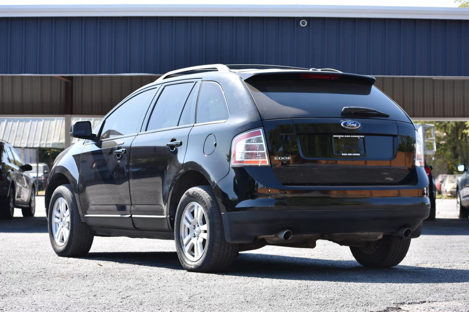 2007 BLACK Ford Edge SEL Plus FWD (2FMDK39CX7B) with an 3.5L V6 DOHC 24V engine, 6-Speed Automatic Overdrive transmission, located at 420 E. Kingsbury St., Seguin, TX, 78155, (830) 401-0495, 29.581060, -97.961647 - Photo#2