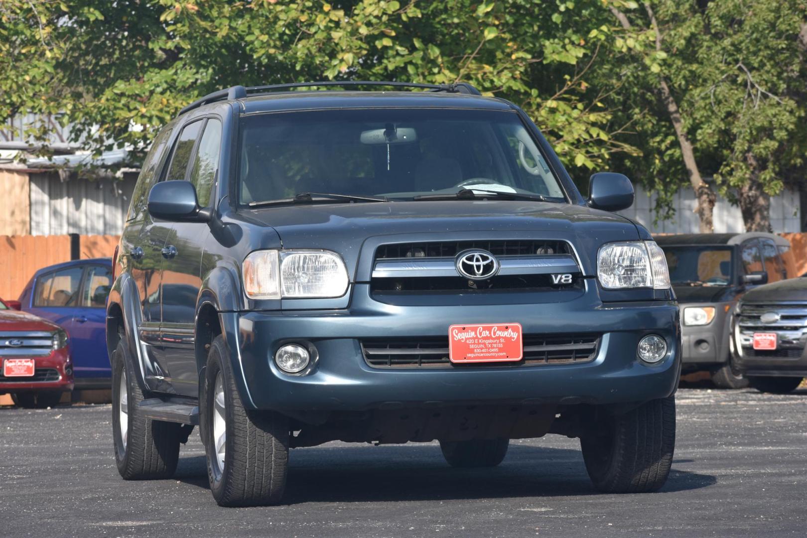 2006 Toyota Sequoia SR5 4WD (5TDBT44A56S) with an 4.7L V8 DOHC 32V engine, 5-Speed Automatic Overdrive transmission, located at 420 E. Kingsbury St., Seguin, TX, 78155, (830) 401-0495, 29.581060, -97.961647 - Photo#1