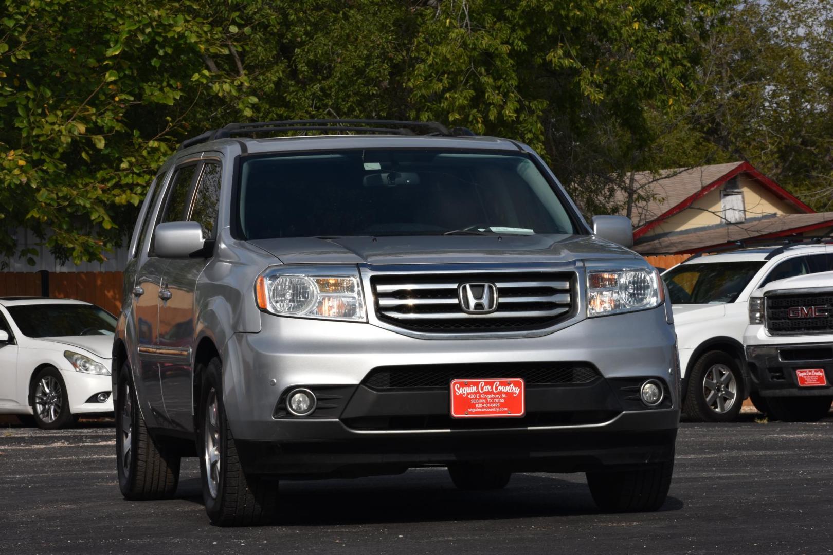 2013 Honda Pilot Touring 4WD 5-Spd AT with DVD (5FNYF4H99DB) with an 3.5L V6 SOHC 24V engine, 5-Speed Automatic transmission, located at 420 E. Kingsbury St., Seguin, TX, 78155, (830) 401-0495, 29.581060, -97.961647 - Photo#1