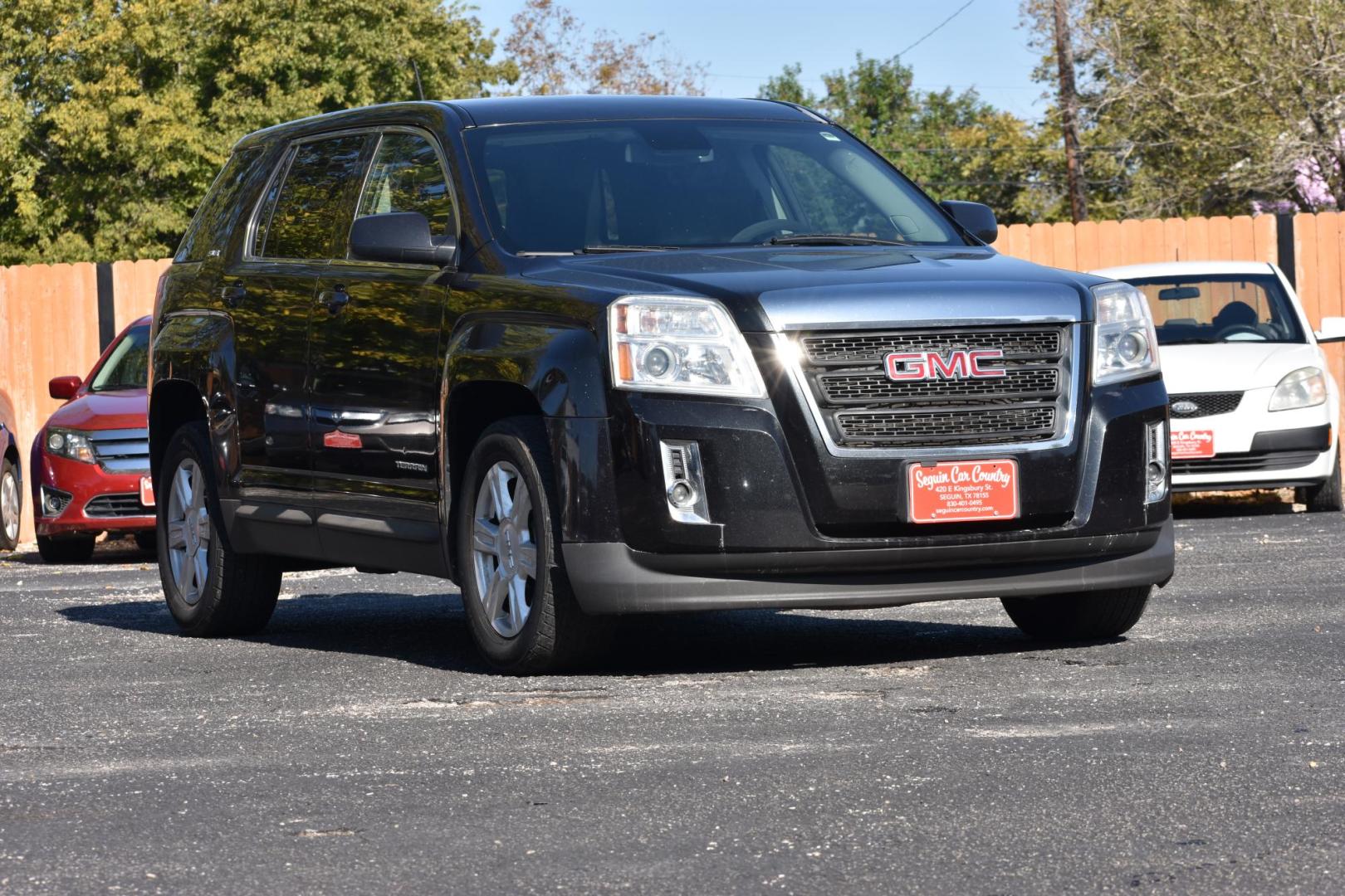 2014 GMC Terrain SLE1 FWD (2GKALMEK1E6) with an 2.4L L4 DOHC 16V FFV engine, 6-Speed Automatic transmission, located at 420 E. Kingsbury St., Seguin, TX, 78155, (830) 401-0495, 29.581060, -97.961647 - Photo#0