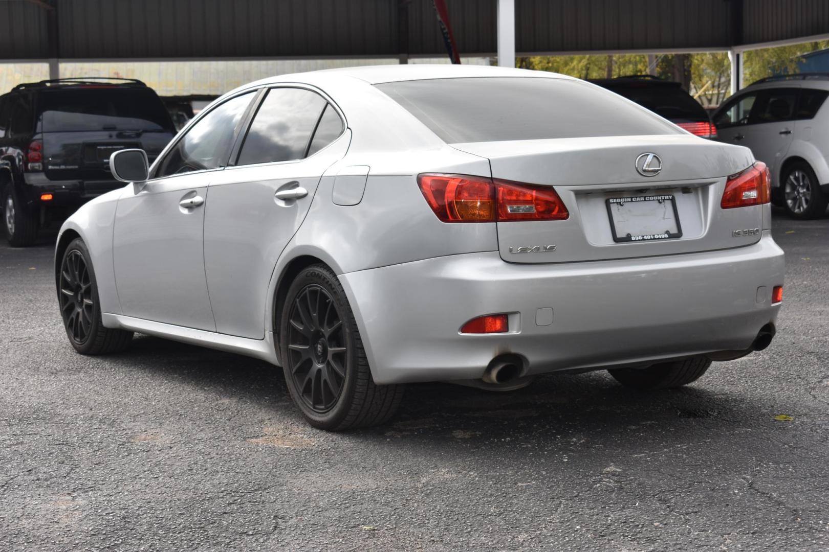 2006 SILVER Lexus IS IS 350 (JTHBE262562) with an 3.5L V6 24V DOHC engine, 6-Speed Automatic Overdrive transmission, located at 420 E. Kingsbury St., Seguin, TX, 78155, (830) 401-0495, 29.581060, -97.961647 - Photo#4