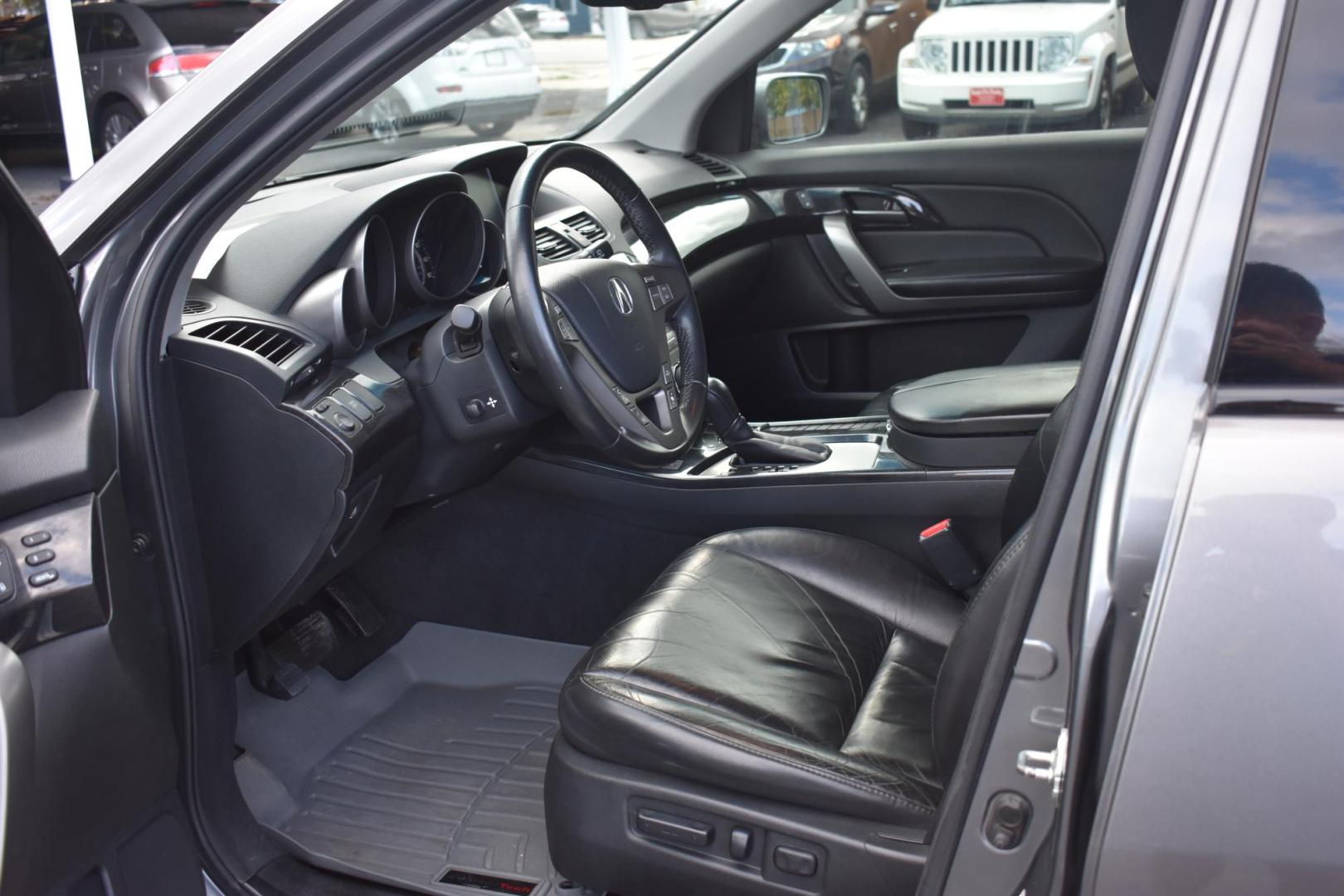 2009 GRAY Acura MDX Tech Package (2HNYD28629H) with an 3.5L V6 SOHC 24V engine, 5-Speed Automatic transmission, located at 420 E. Kingsbury St., Seguin, TX, 78155, (830) 401-0495, 29.581060, -97.961647 - Photo#3