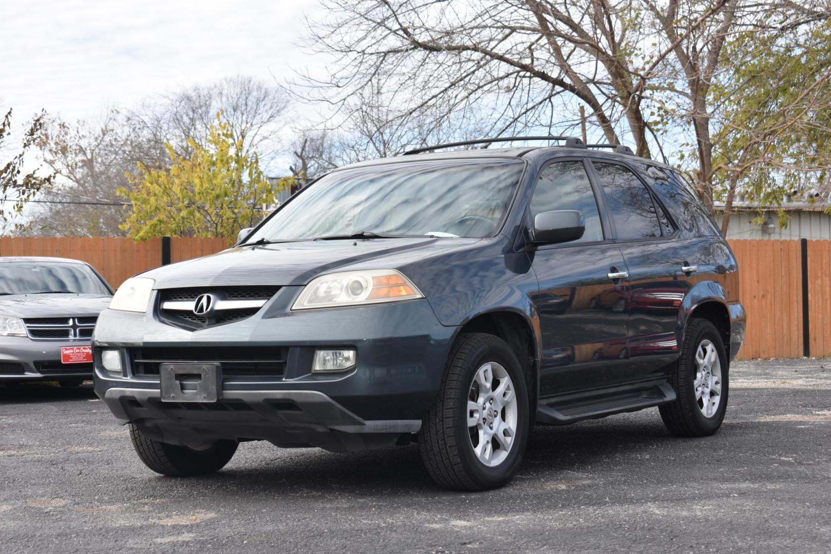 2005 GRAY Acura MDX Touring with Navigation System (2HNYD18825H) with an 3.5L V6 SOHC 24V engine, 5-Speed Automatic Overdrive transmission, located at 420 E. Kingsbury St., Seguin, TX, 78155, (830) 401-0495, 29.581060, -97.961647 - Photo#1