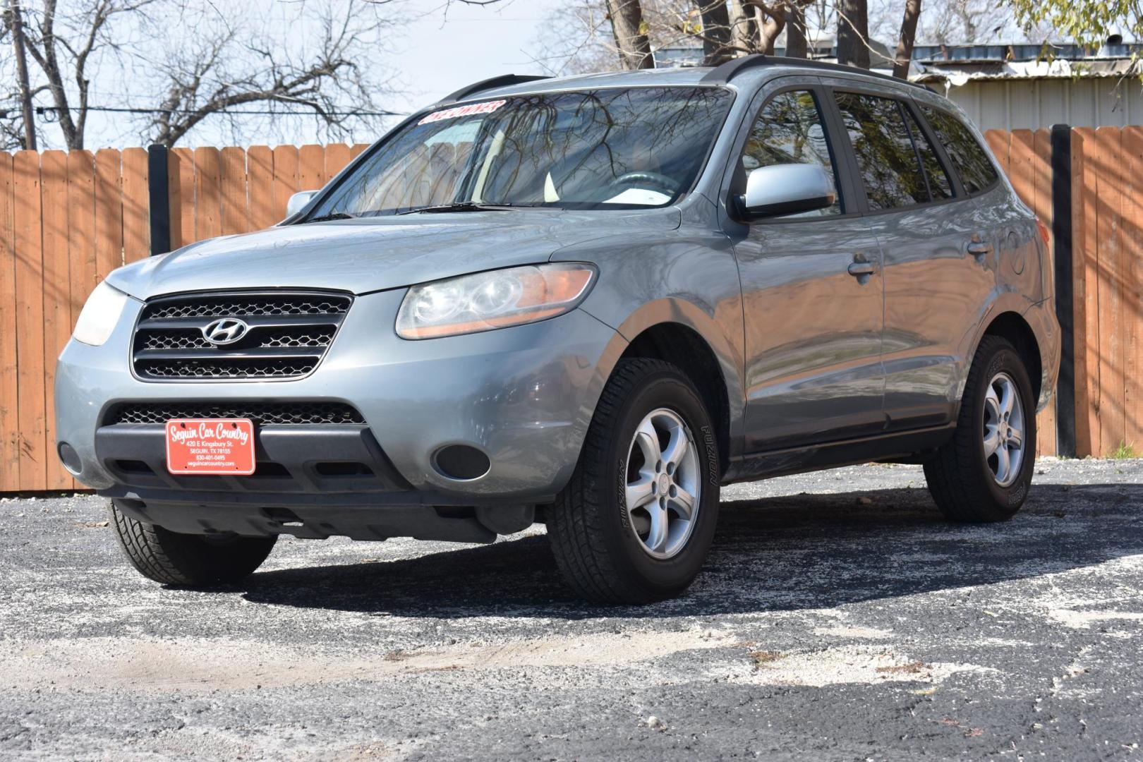 2008 GRAY Hyundai Santa Fe GLS (5NMSG13D48H) with an 2.7L V6 DOHC 24V engine, located at 420 E. Kingsbury St., Seguin, TX, 78155, (830) 401-0495, 29.581060, -97.961647 - Photo#0