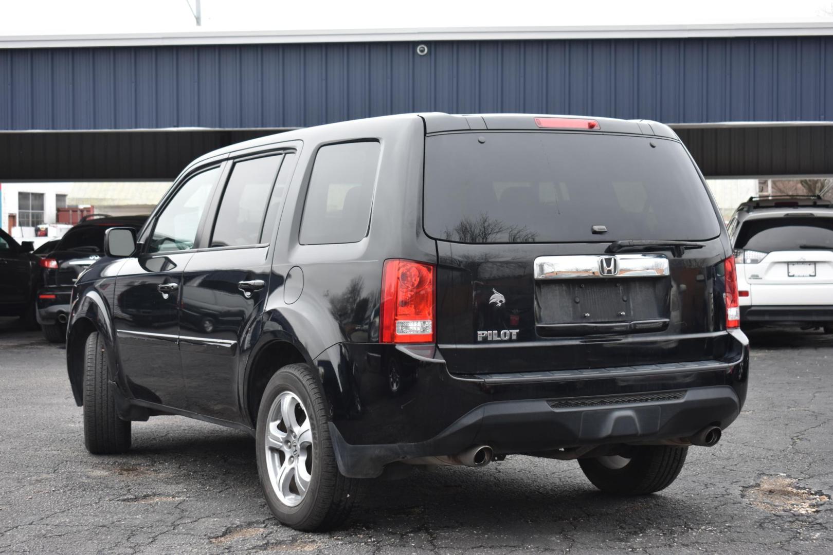 2013 Honda Pilot EX 2WD 5-Spd AT (5FNYF3H49DB) with an 3.5L V6 SOHC 24V engine, 5-Speed Automatic transmission, located at 420 E. Kingsbury St., Seguin, TX, 78155, (830) 401-0495, 29.581060, -97.961647 - Photo#1