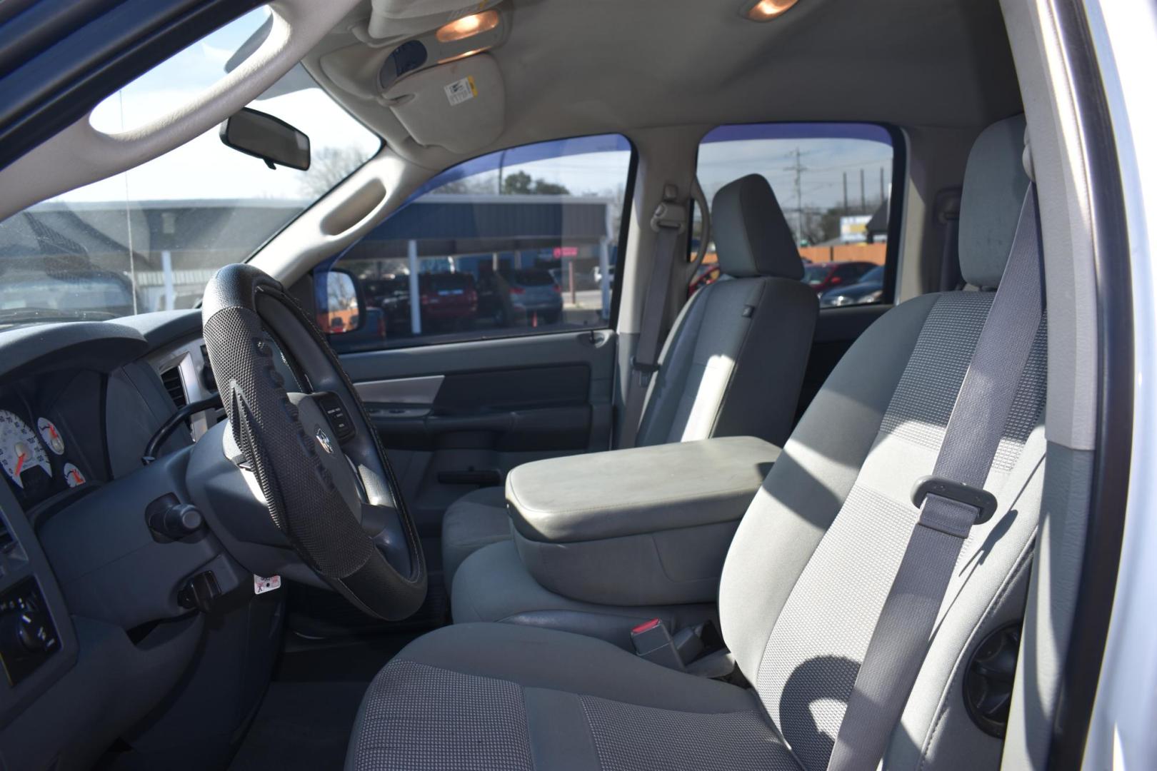 2007 Dodge Ram 1500 Laramie Quad Cab 2WD (1D7HA18297J) with an 5.7L V8 OHV 16V engine, located at 420 E. Kingsbury St., Seguin, TX, 78155, (830) 401-0495, 29.581060, -97.961647 - Photo#3