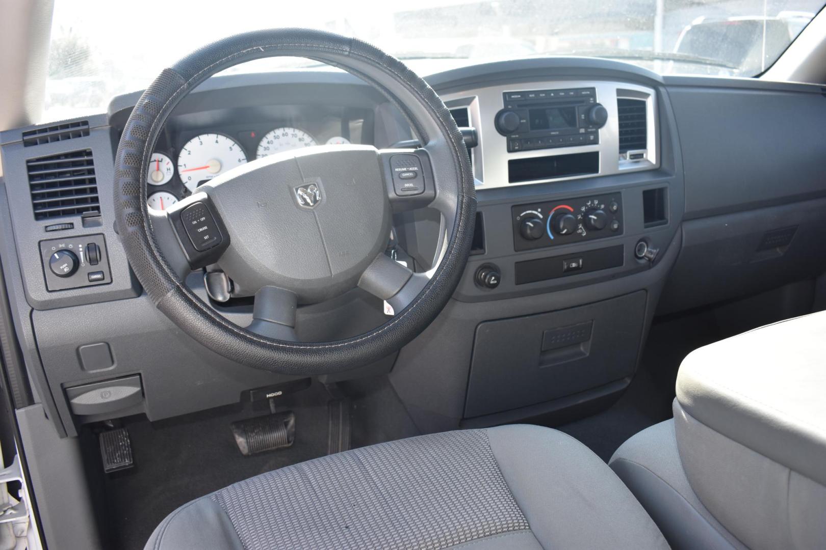 2007 Dodge Ram 1500 Laramie Quad Cab 2WD (1D7HA18297J) with an 5.7L V8 OHV 16V engine, located at 420 E. Kingsbury St., Seguin, TX, 78155, (830) 401-0495, 29.581060, -97.961647 - Photo#4